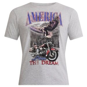 NWT - ‘AMERICA Livin THE DREAM’ Graphic T-Shirt